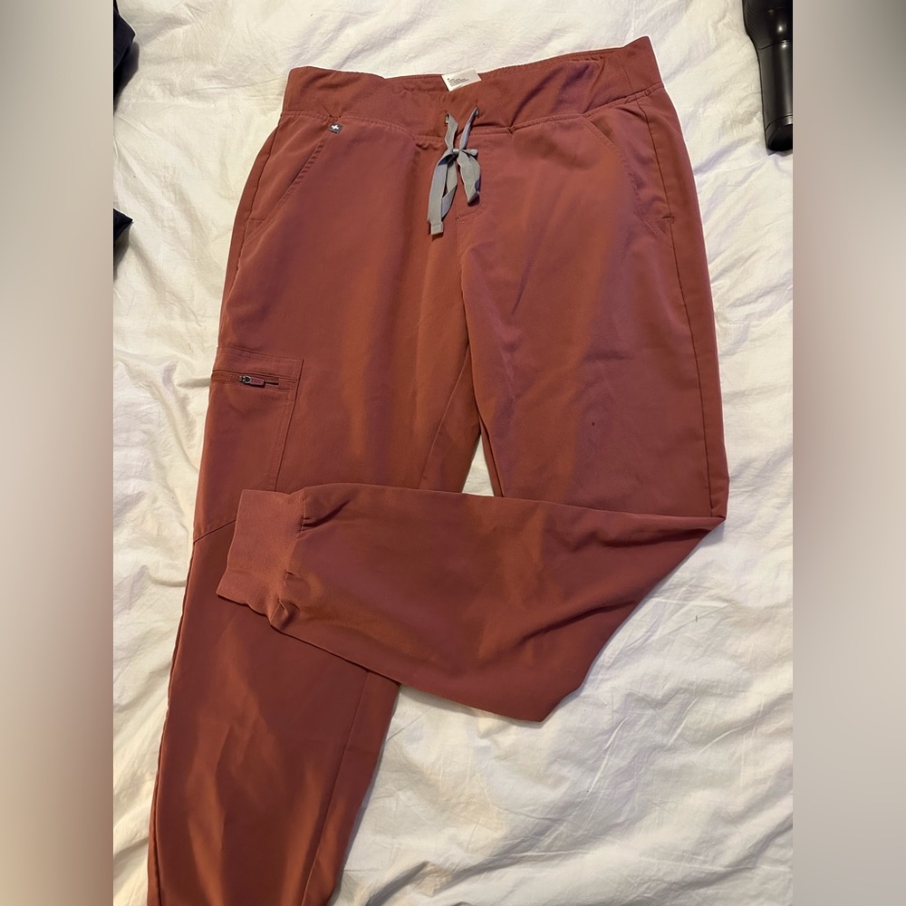 Figs mauve pink Zamora joggers